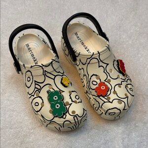 Marikekko Crocs
